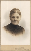 Porträtt av Fru Anna Larsson på Pettersberg. ca 1900