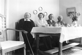 Fyra damer i köket på Pettersberg,1954