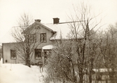 Baksida av mangårdsbyggnaden på Pettersbergs gård, 1919