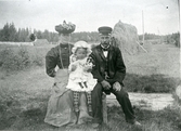 Västra Skedvi sn, Näverkärret.
Familjen Kjellberg, 1908.