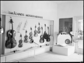Stockholmsutställningen 1930
Musikinstrument från Smålands musikvaruhus.