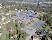 Flygfoto över Horndals skolor och Forum.