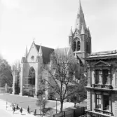 Busshållplats framför Nikolaikyrkan, 1964
