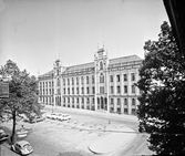 Rådhuset i Örebro med parkering på Stortorget, 1960-tal