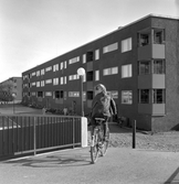Cyklande flicka i Markbacken, 1960-tal