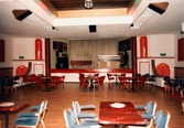 Interiörfotografi från Moulin Rouge, restaurang och diskotek med adress Kvarnbygatan 1 i Mölndal, okänt årtal.