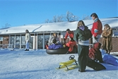 Liten pulkabacke vid fritidsanläggningen i Ånnaboda, februari 1994