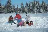 Fikapaus i snödriva vid Ånnabodasjön, februari 1994