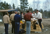 Ett gäng fikasugna personer vid Ånnaboda, 1980-tal