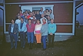 Gruppfoto på konferensdeltagare på Ånnaboda fritids- och konferensanläggning, 1980-tal