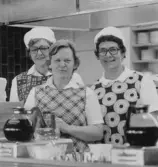 Föreståndare med personal på fiket på Åbyverket, 1970-tal