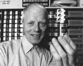 Porträtt av teknikern Hans Sjödin på elverket, 1970-tal