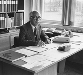 Hans Magnusson på sitt kontor på Åbyverken, 1970-tal