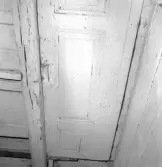 Spegeldörr på Fredsgatan 4, 1975-01-23