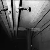 Ledningar i taket vid Fredsgatan 2, 1970-tal