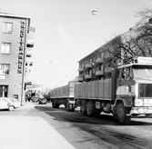Tung trafik på Storgatan, 1970-tal