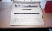 Elektrisk skrivmaskin i Tysslinge, 1990