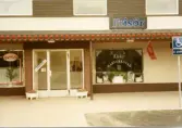 Dörren till Kicki's Hårverkstad på Skolgatan i Vintrosa, 1990