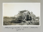 Hölastningsmaskin i arbete i Nebraska, 1913-07-01