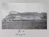 Hamnmagasinen i Gibraltar hamn med den berömda klippan i bakgrunden, 1913-08-18