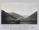 Utsikt från Diedens hotellfönster i Andermatt i Schweiz, 1913-09-02