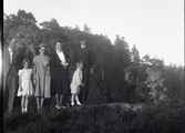 Familjebild, från vänster: Harald, Marianne, Märta, Ingrid, Lennart, Georg (alla Sundling).