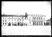 På kuvertet står följande information sammanställd vid museets första genomgång av materialet: Gustaf Adolfs Torg.