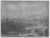 På kuvertet står följande information sammanställd vid museets första genomgång av materialet: Vy över Yalta.

[Yalta/Jalta låg vid tiden för fotograferingen i Ryssland, numera tillhör staden Ukraina]