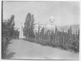 På kuvertet står följande information sammanställd vid museets första genomgång av materialet: Byggnad

[Yalta/Jalta låg vid tiden för fotograferingen i Ryssland, numera tillhör staden Ukraina]