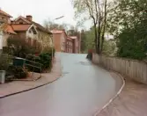 Bebyggelse vid Norra Forsåkergatan i Mölndals Kvarnby, omkring 1975-1980. I bildens mitt ses polishuset med adress Norra Forsåkersgatan 19.