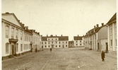 Västerås, Centrum.
Vy mot väster, från Stora torget mot Bondtorget. 1860-talet.