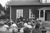 Örebro underhållningsorkester konserterar på Vinön, 1973-07-13
