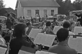 Örebro underhållningsorkester konserterar på Vinön, 1973-07-13