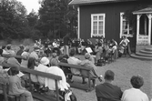 Örebro underhållningsorkester konserterar på Vinön, 1973-07-13