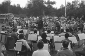 Örebro underhållningsorkester konserterar på Vinön, 1973-07-13