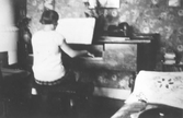 Pianospelande flicka, 1920-tal