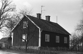 Manbyggnad vid Hjälmarsbergs herrgård, maj 1975