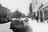 Parkerade bilar längst Kungsgatan, 1992