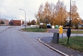 Återvinningsstation på Trollbärsgatan i Hjärsta, 1990-tal
