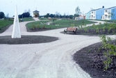 Konstverk och planteringar i Ladugårdsängen, 1990-tal
