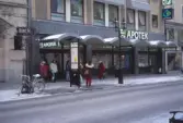 Drottninggatan i höjd med Apoteket och SEB, 1980-tal