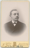 Porträtt på Stephen Nordström Född 4 december år 1869. Rentierbokhållare ägde huset på Barnarpsgatan 27 i Jönköping.