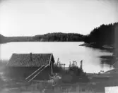 Stuga vid sjö - fiskeläge?