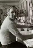 Porträtt av man på Göteborgs Jästfabrik i Krokslätt, Mölndal, år 1972.
