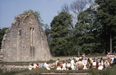 Picknick vid Riseberga klosterruin, 1970-tal