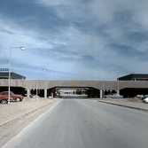 Bro över parkeringen i Oxhagen, 1970-tal