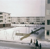 Parkleken i bostadsområdet Markbacken, 1960-tal