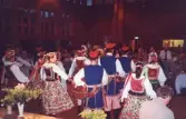 Hembygdsfest i Tensta 2000. Polska dansgruppen Piastowie.
