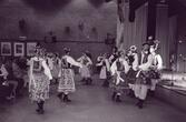 Hembygdsfest i Tensta 2000. Polska dansgruppen Piastowie.