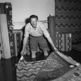 Mattbutik räddas vid översvämning